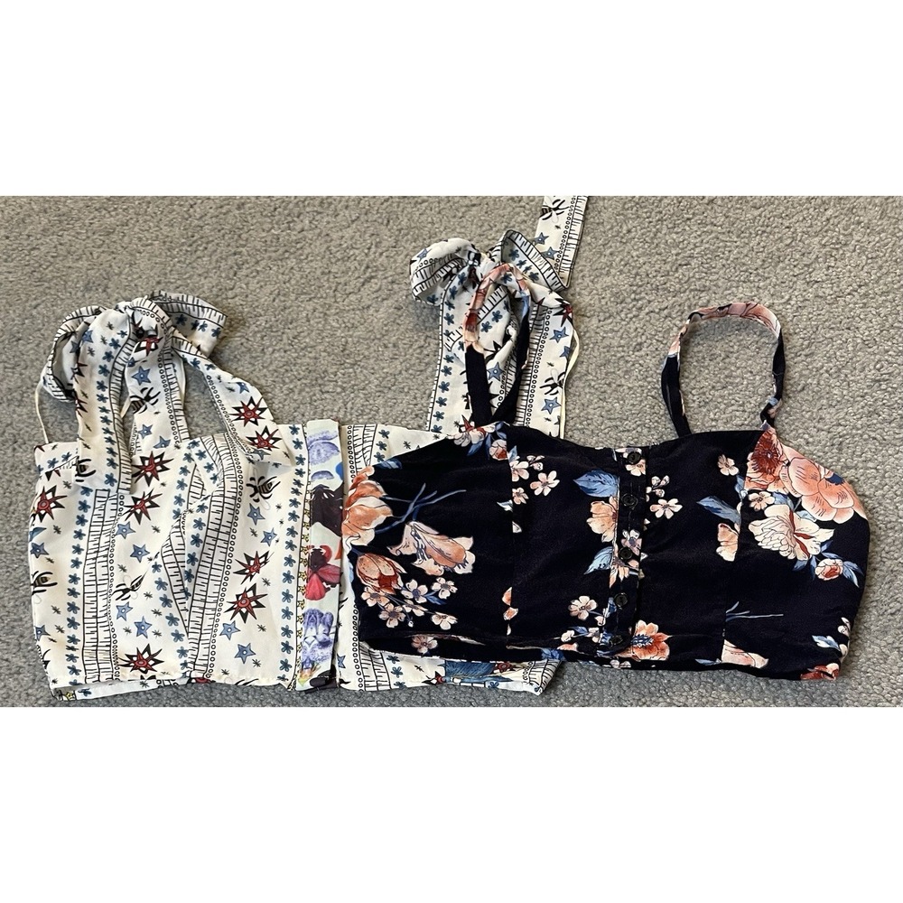 1+ FREE L'Atiste Crop Tank Top Women's Sz S Flowers Stars Front Buttons Modern